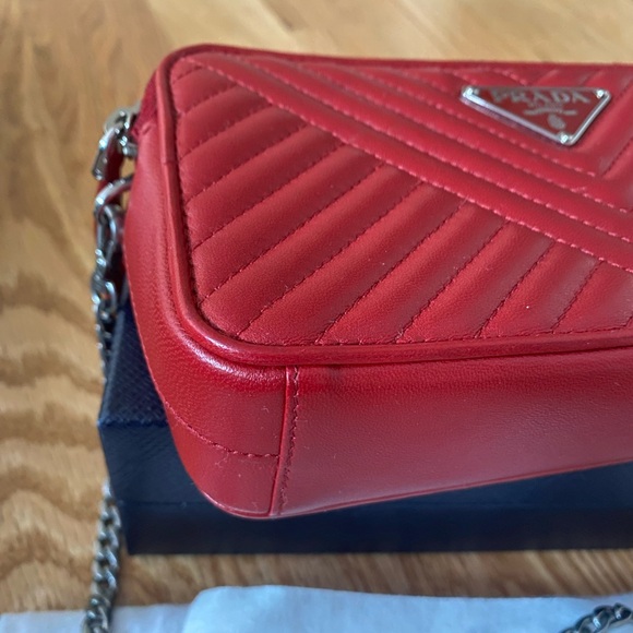 Prada Red Chevron Leather Chain Bag - Picture 4 of 13